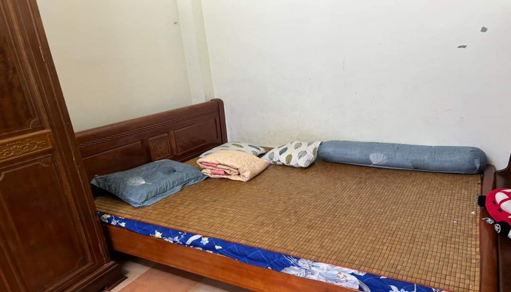 Cho thuê nhà nguyên căn Ngõ 211 Khương Trung, thanh xuân 35m2 x 4 tầng, 3 ngủ, 10 Triệu